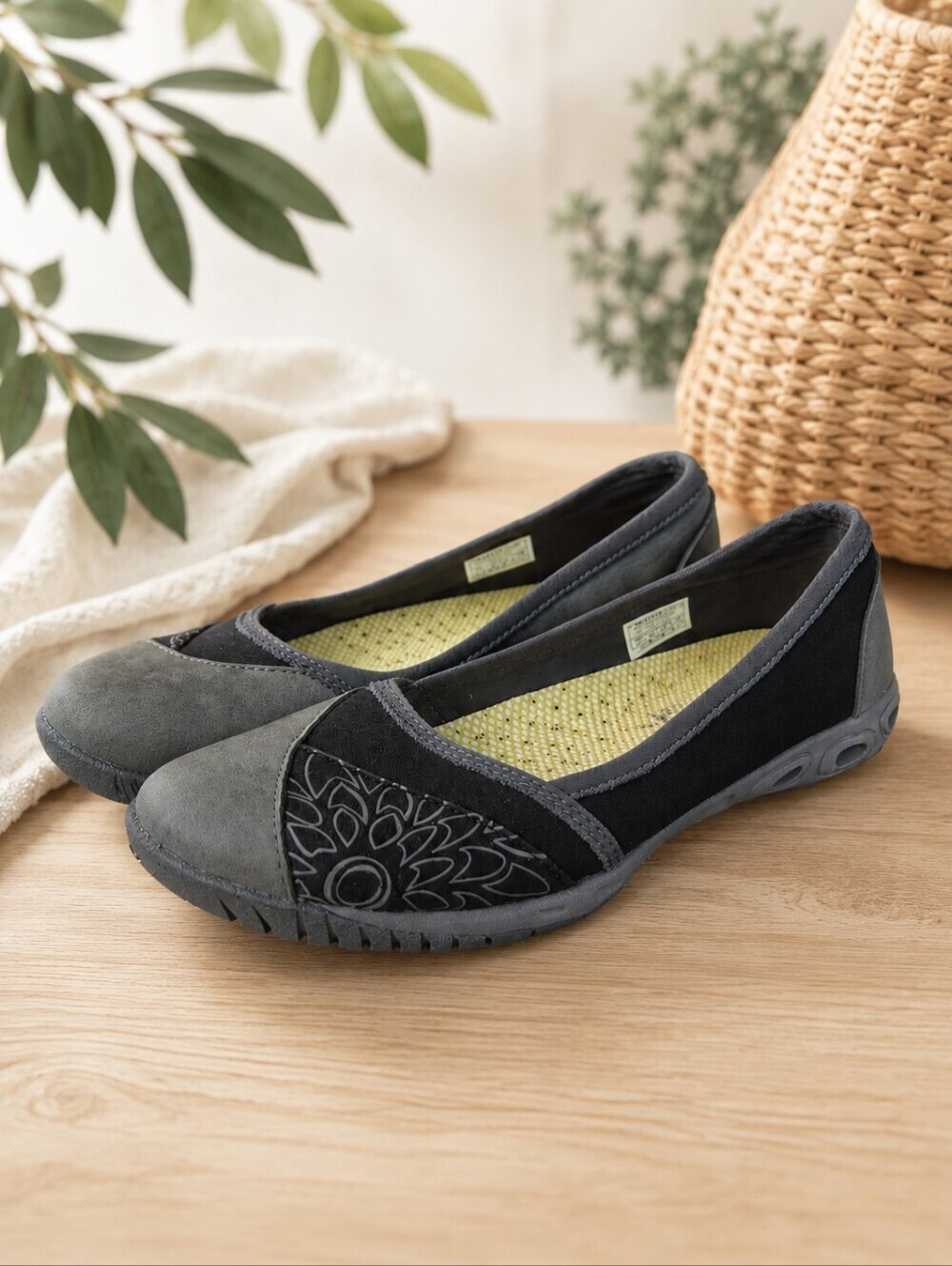 Columbia Omni-Grip Comfort Flats Slip On Shoes Grey Black Women’s 8